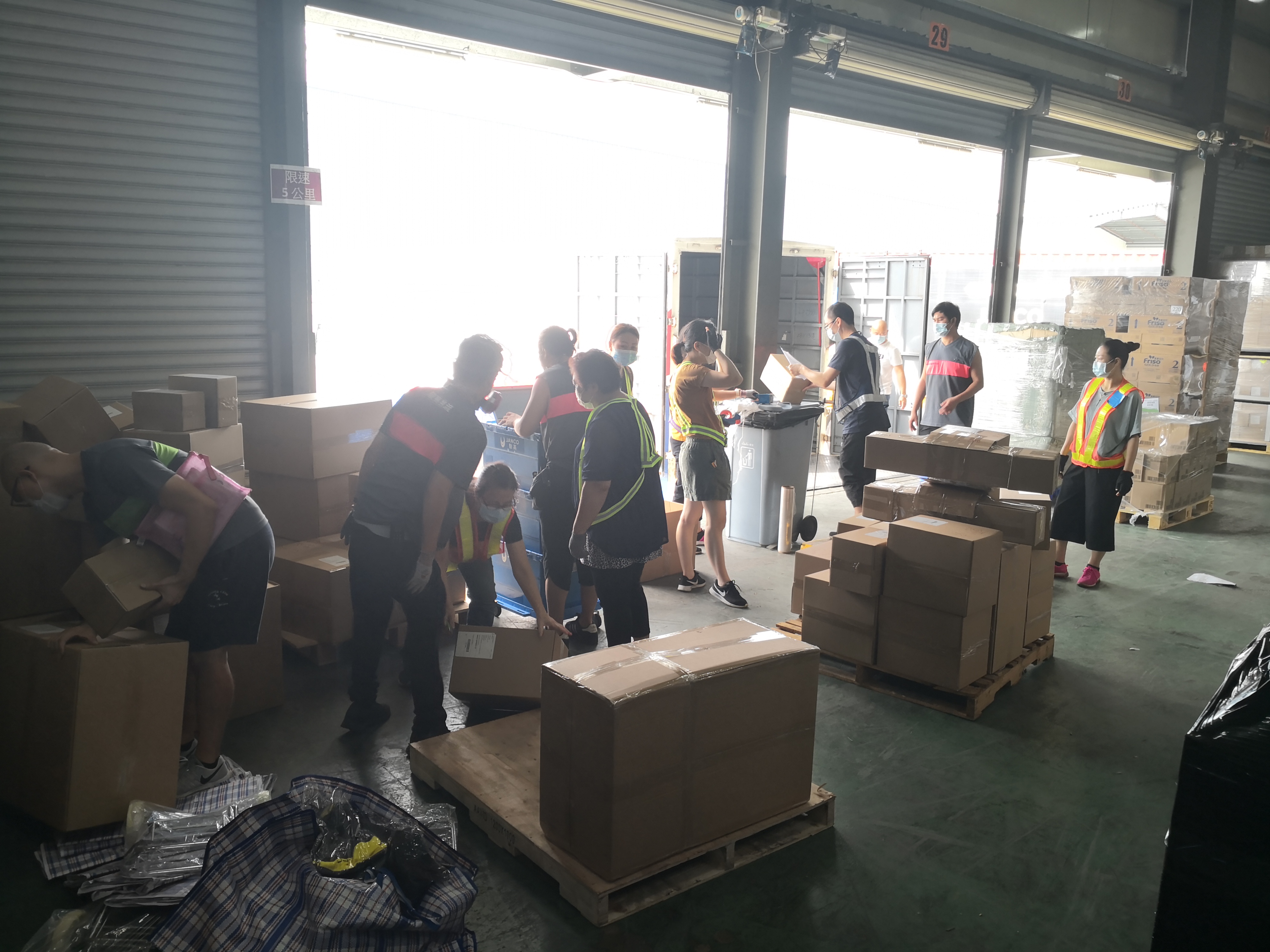 365Post warehouse and delivery operation photo 2