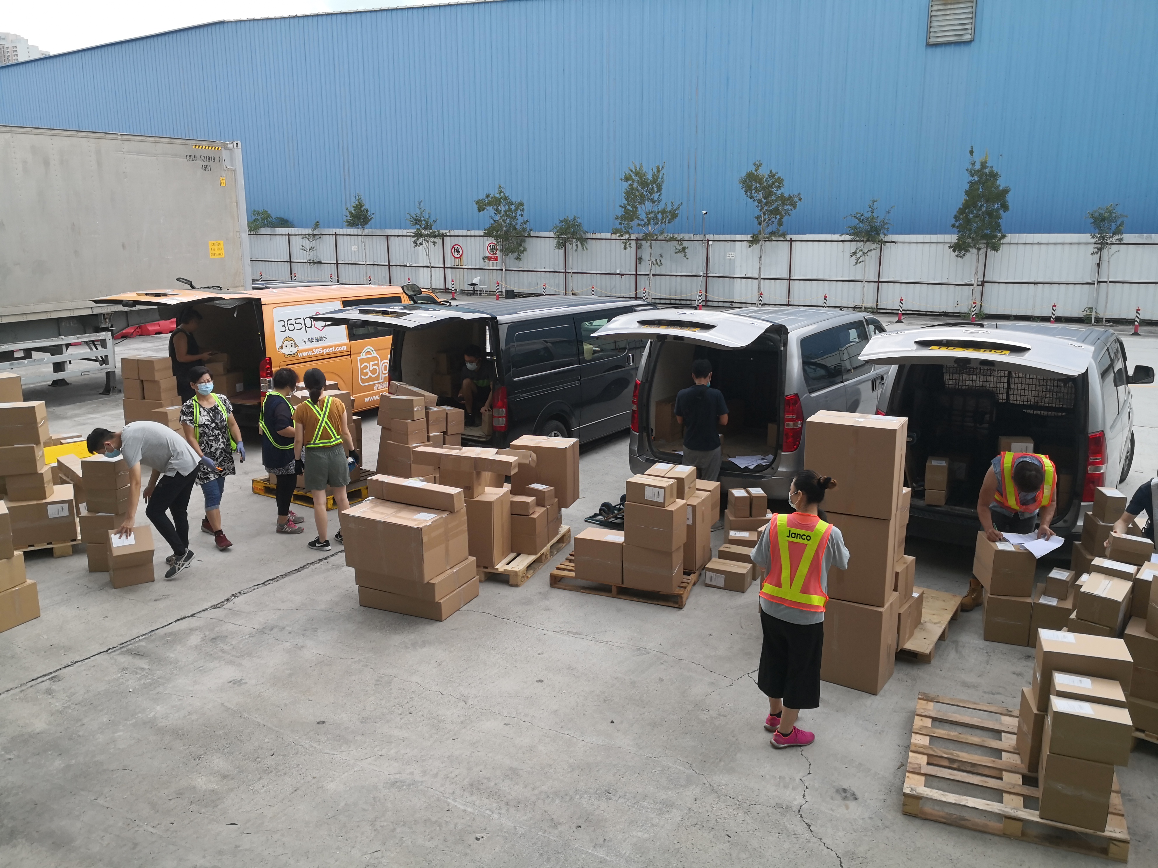 365Post warehouse and delivery operation photo 9